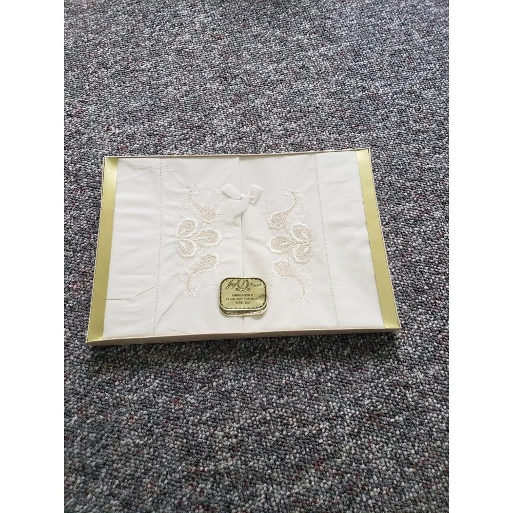 Brand New‎ In Box Vintage Pillowcase Set